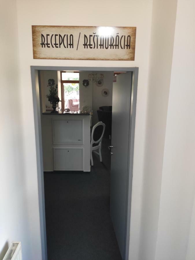Zabokreky Nad Nitrou Penzion Zabokrek U Hoffera מראה חיצוני תמונה